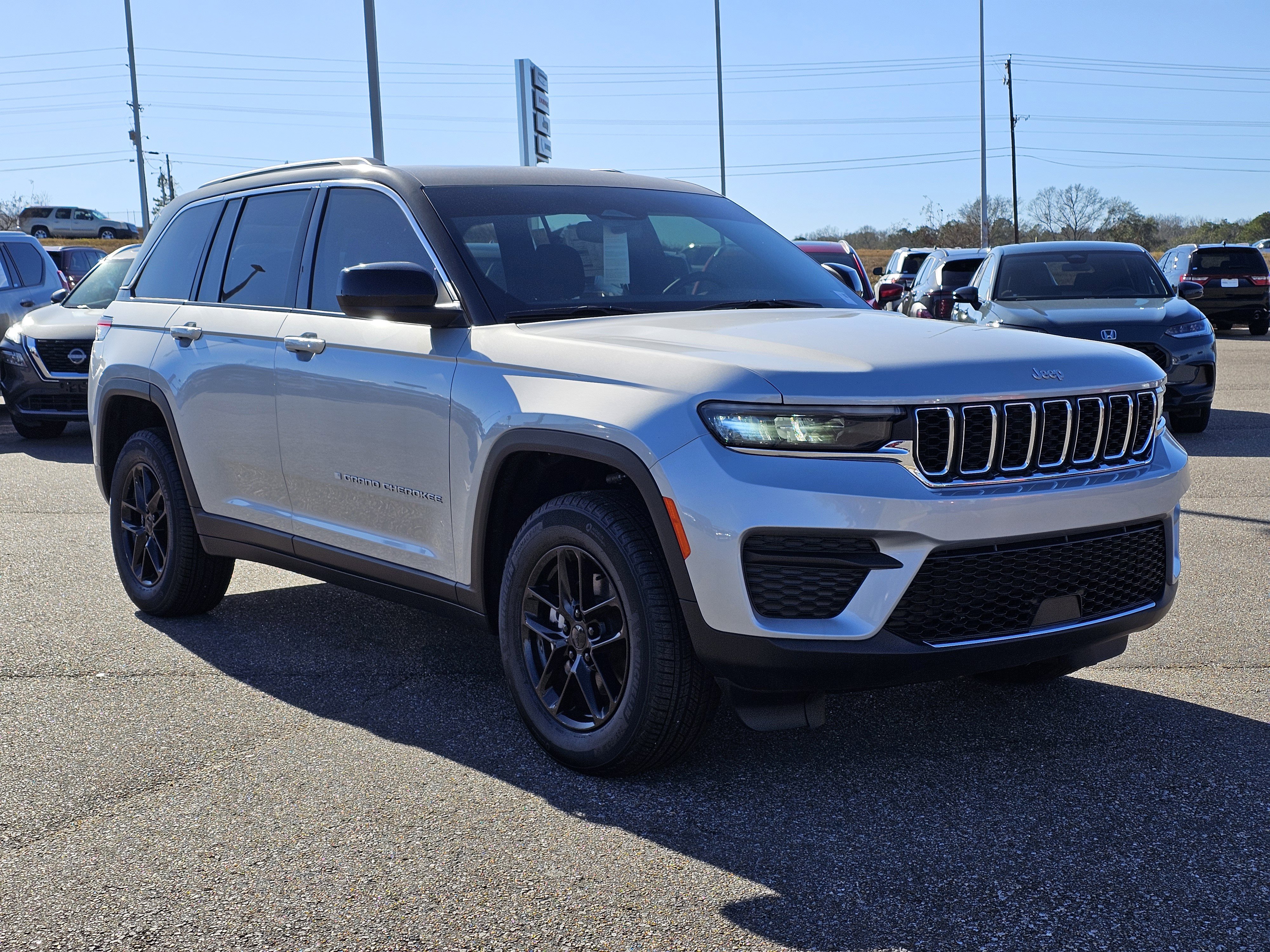 New 2024 Jeep Grand Cherokee Laredo X w/ Luxury Tech Group I image 5