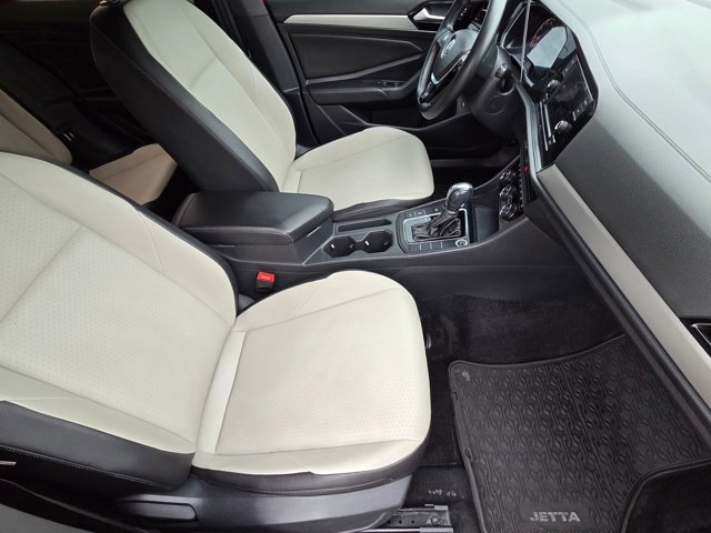 Certified 2019 Volkswagen Jetta R-Line image 19
