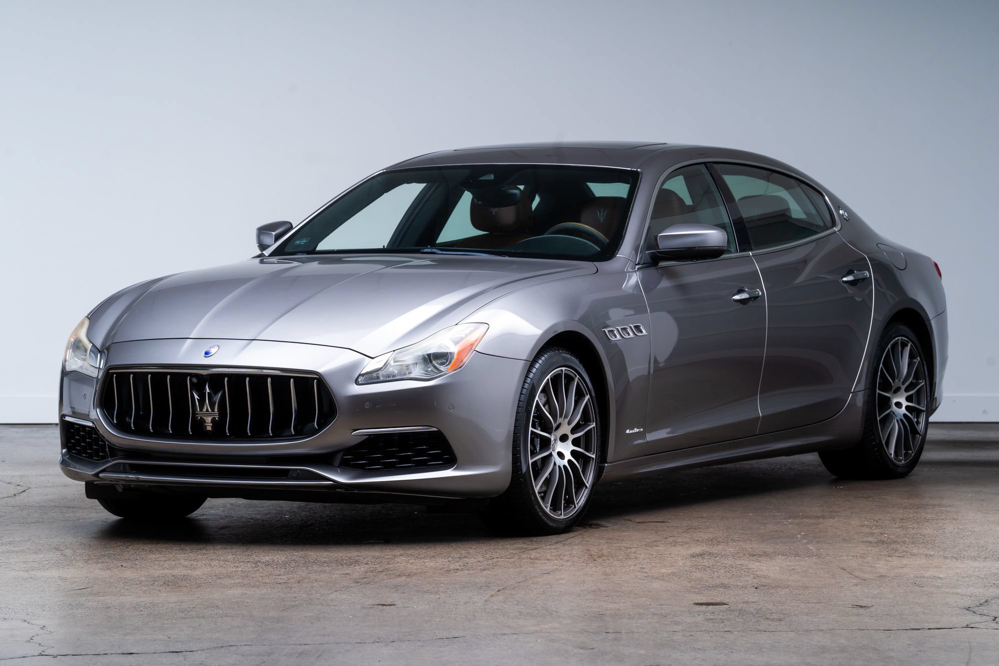 Used 2017 Maserati Quattroporte S GranLusso Q4 AWD/4WD image 3