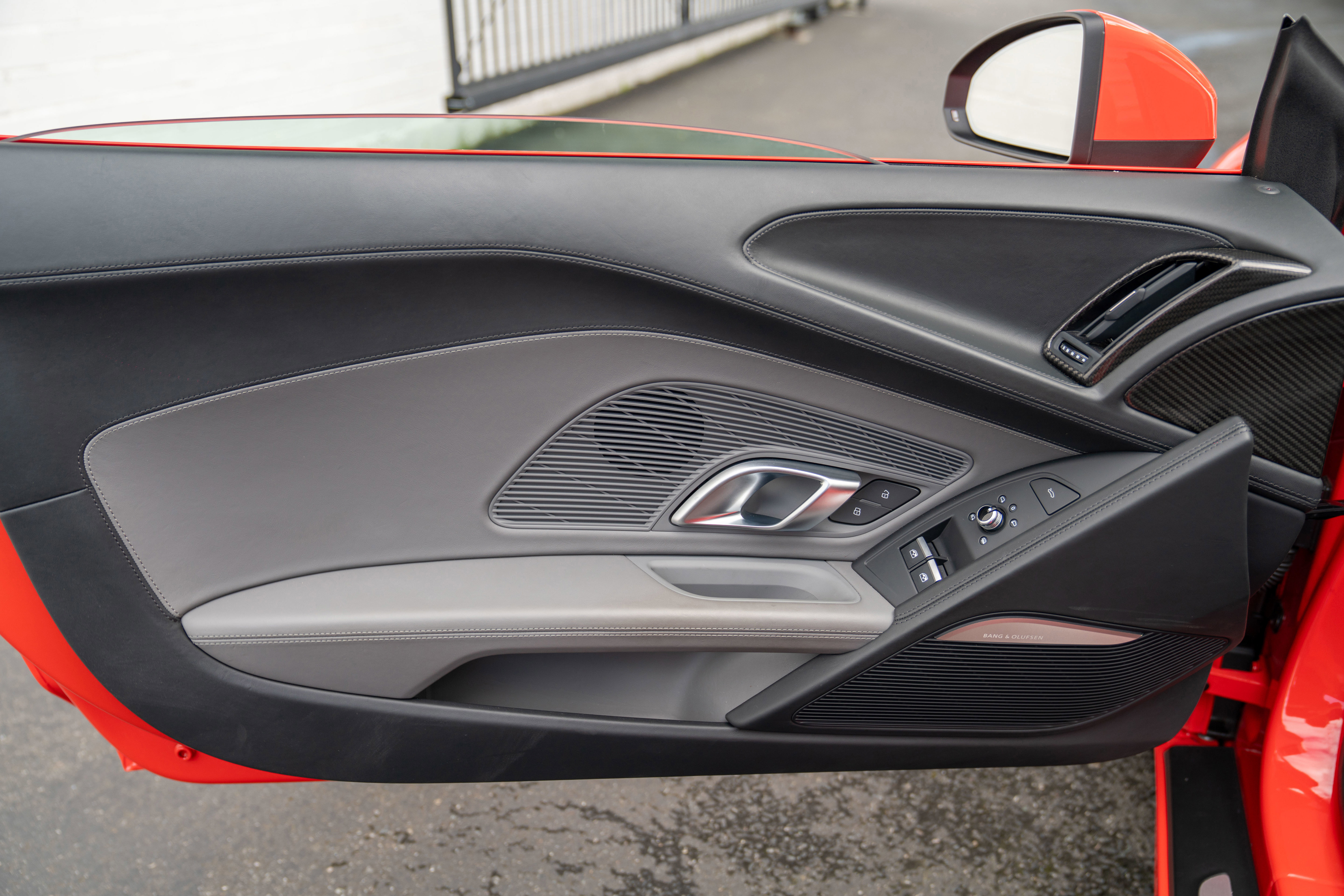 Used 2017 Audi R8 V10 image 16