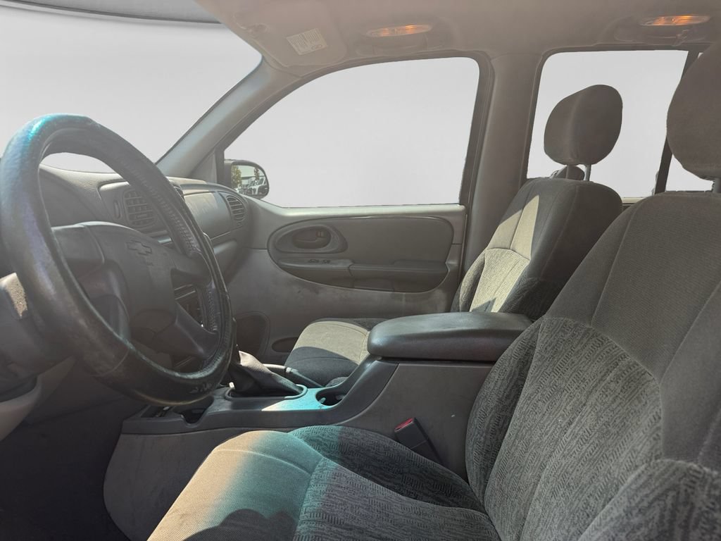 Used 2002 Chevrolet TrailBlazer LS w/ Preferred Equipment Group RWD image 19