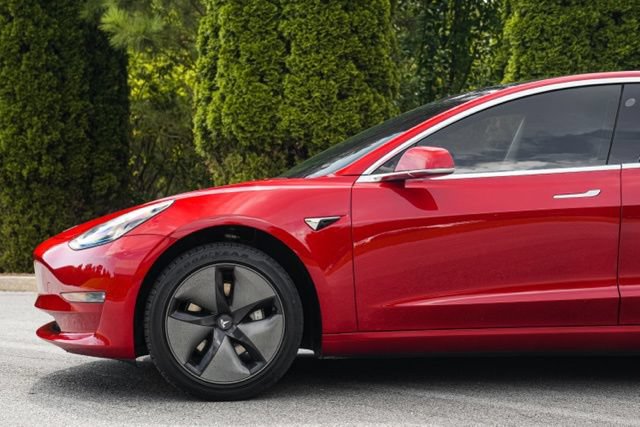Used 2019 Tesla Model 3 Standard Range RWD image 10