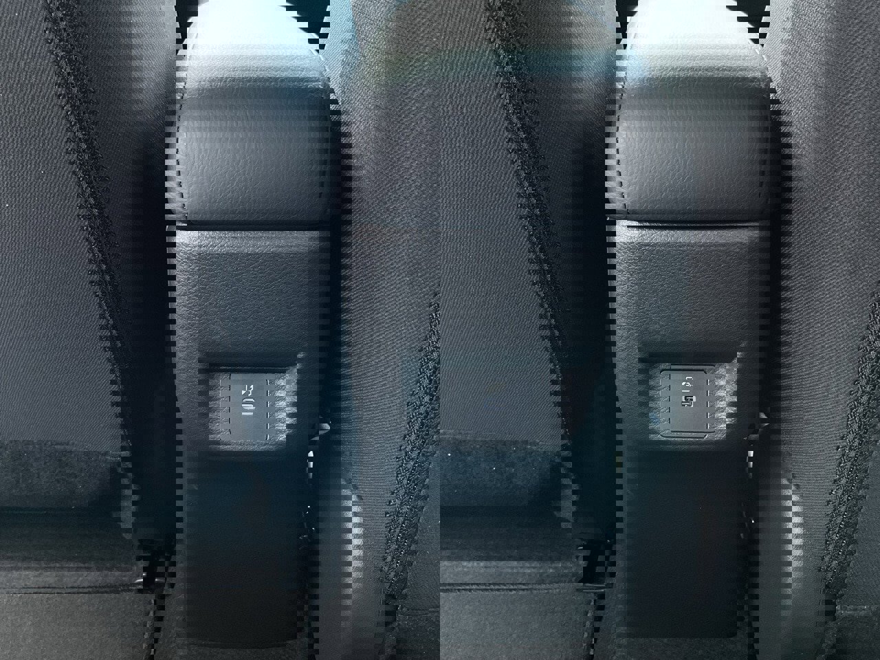 New 2025 Nissan Versa SV w/ Trunk Package image 17