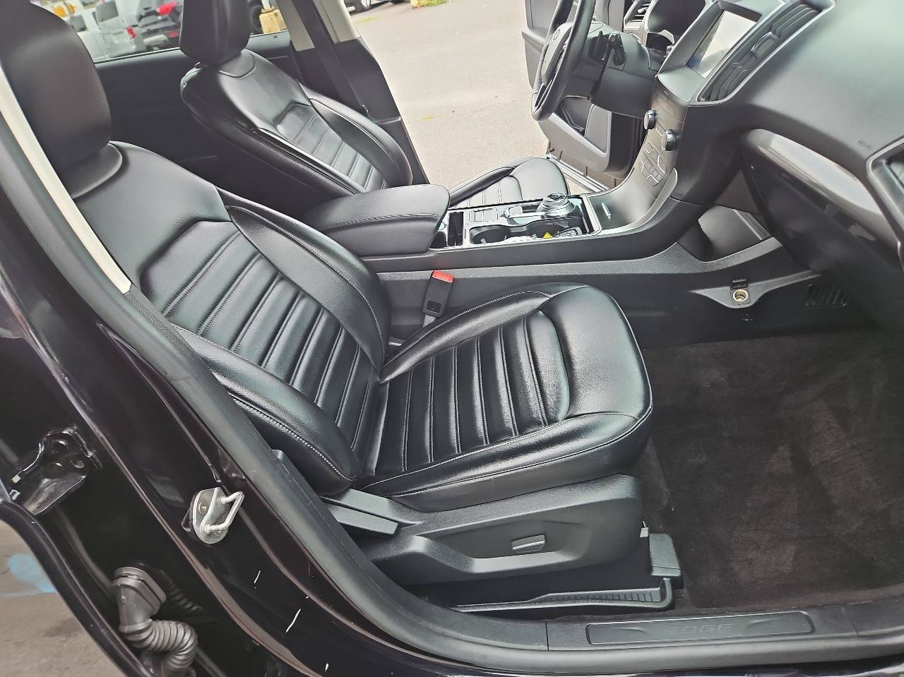 Used 2020 Ford Edge SEL w/ Convenience Package AWD/4WD image 17