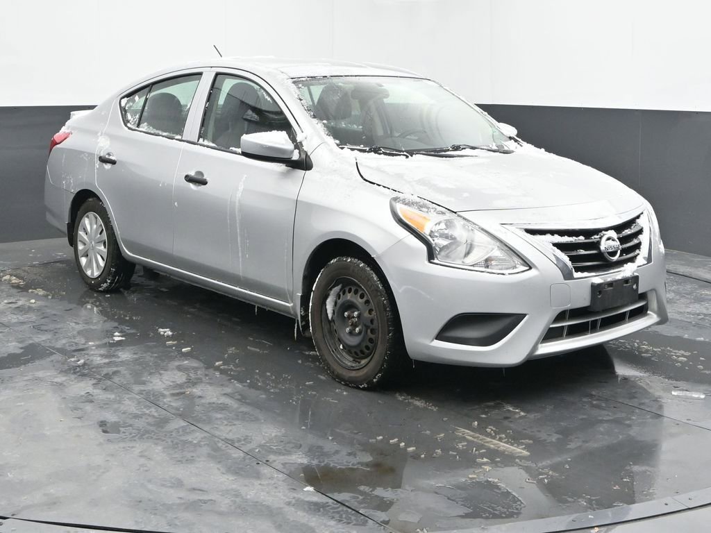 Used 2019 Nissan Versa S Plus image 2