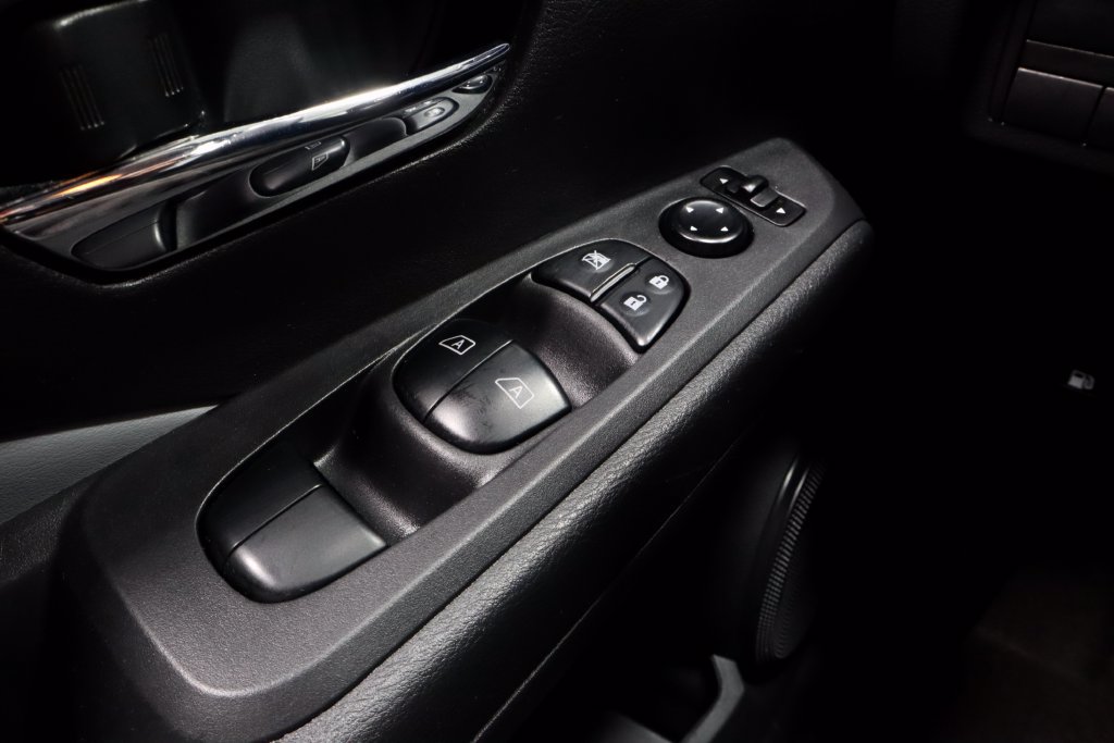 Certified 2023 Nissan Kicks SR w/ SR Premium Package FWD image 25