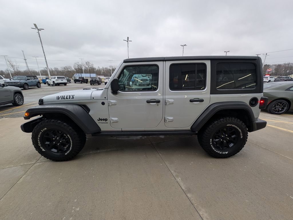 Used 2022 Jeep Wrangler Unlimited Willys image 7