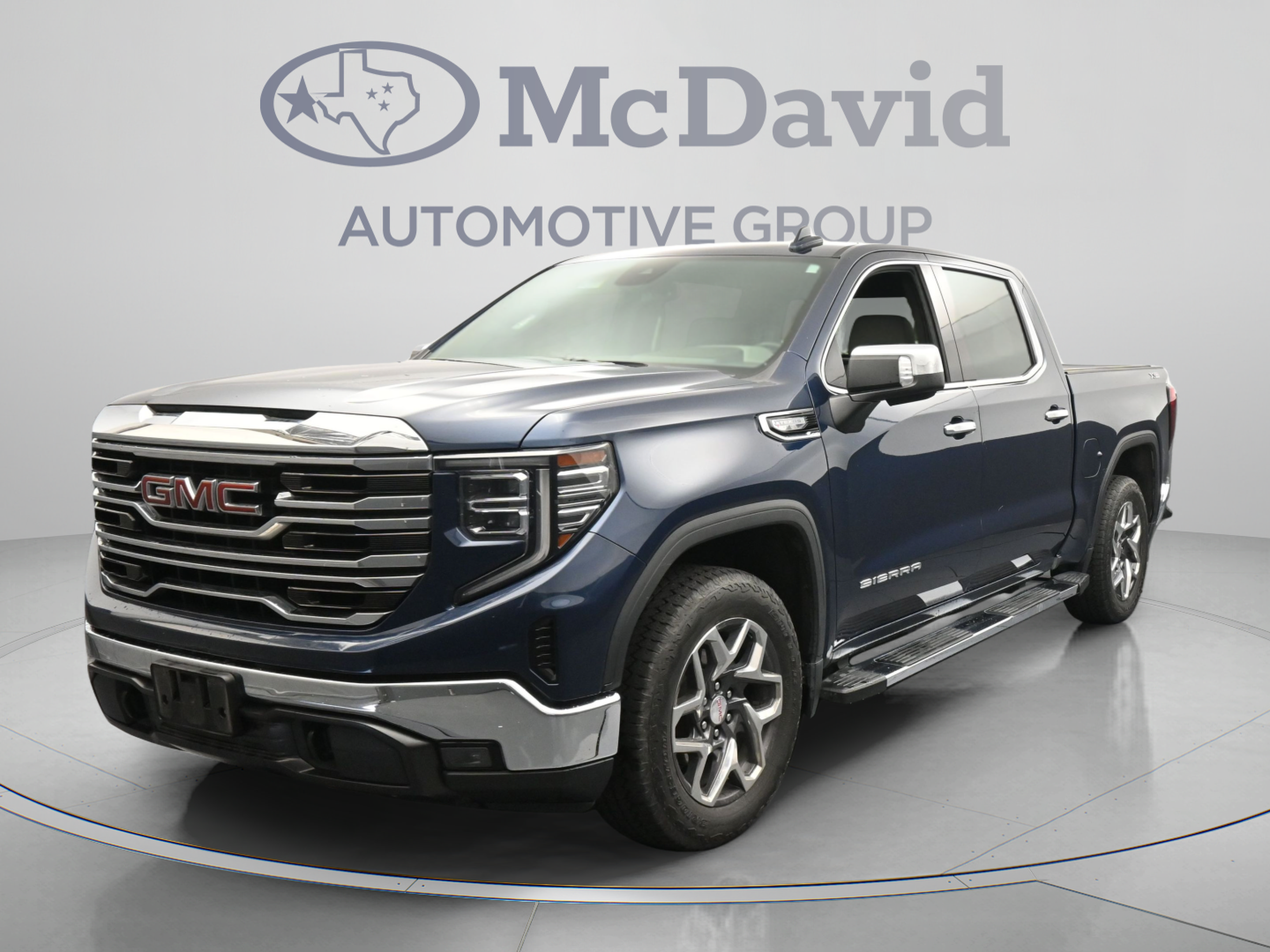 Used 2023 GMC Sierra 1500 SLT AWD/4WD image 4