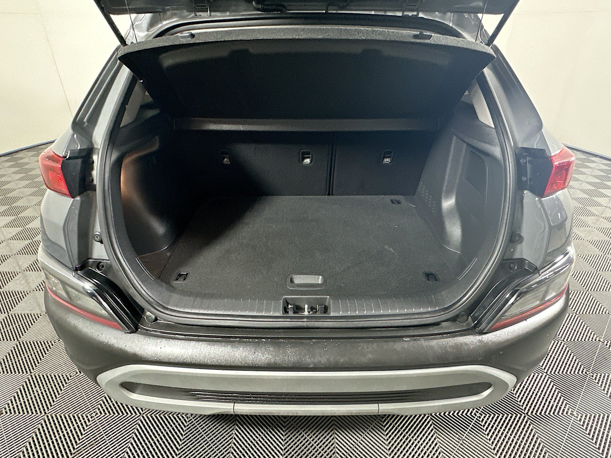 Used 2023 Hyundai Kona SEL FWD image 31