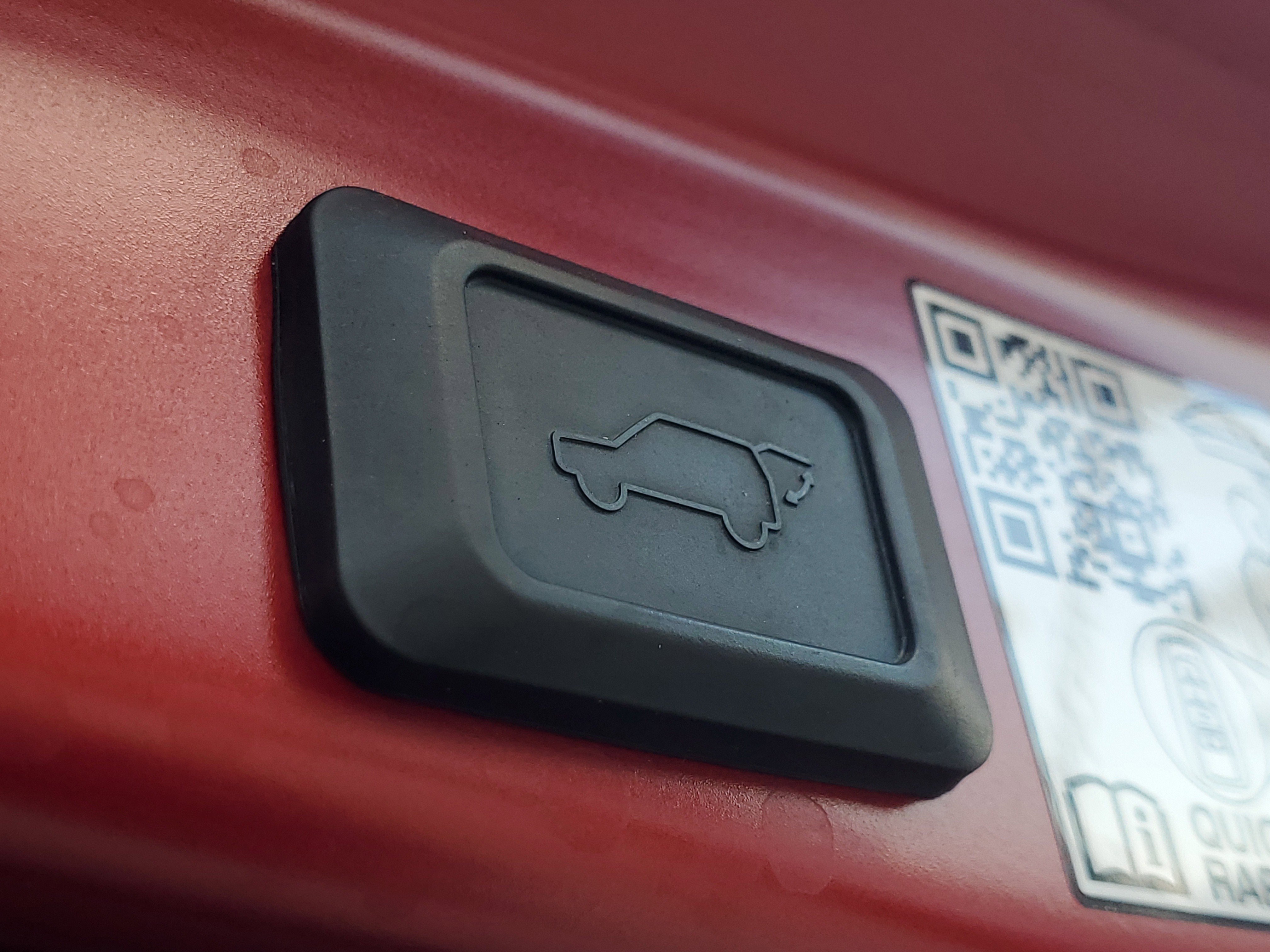 Used 2022 Toyota RAV4 XSE image 11