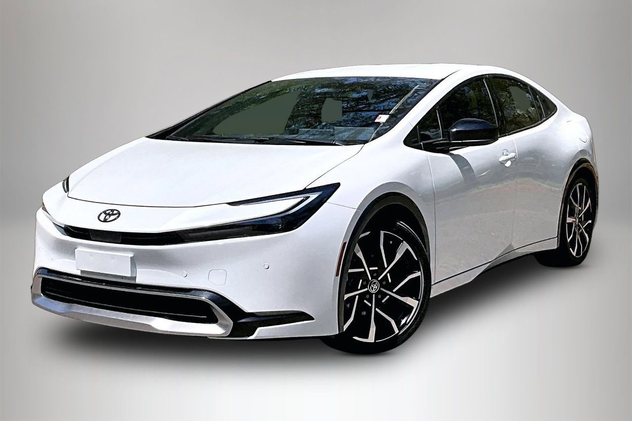 Used 2026 Toyota Prius Plug-In Hybrid image 1
