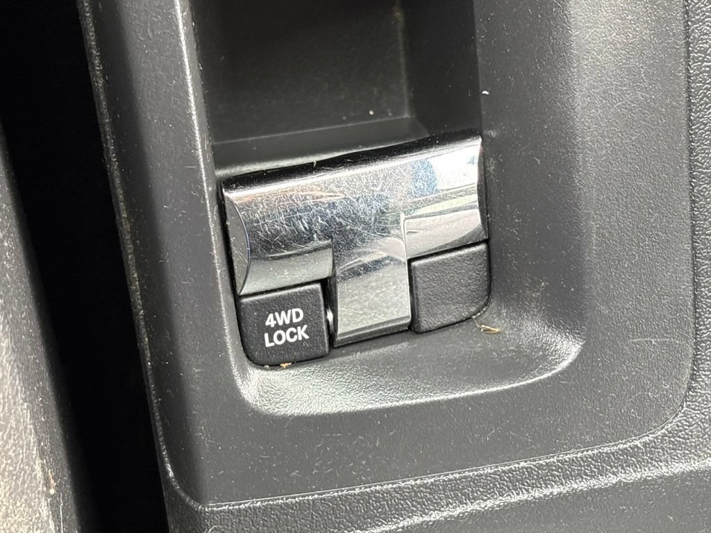 Used 2017 Jeep Patriot Latitude AWD/4WD image 17
