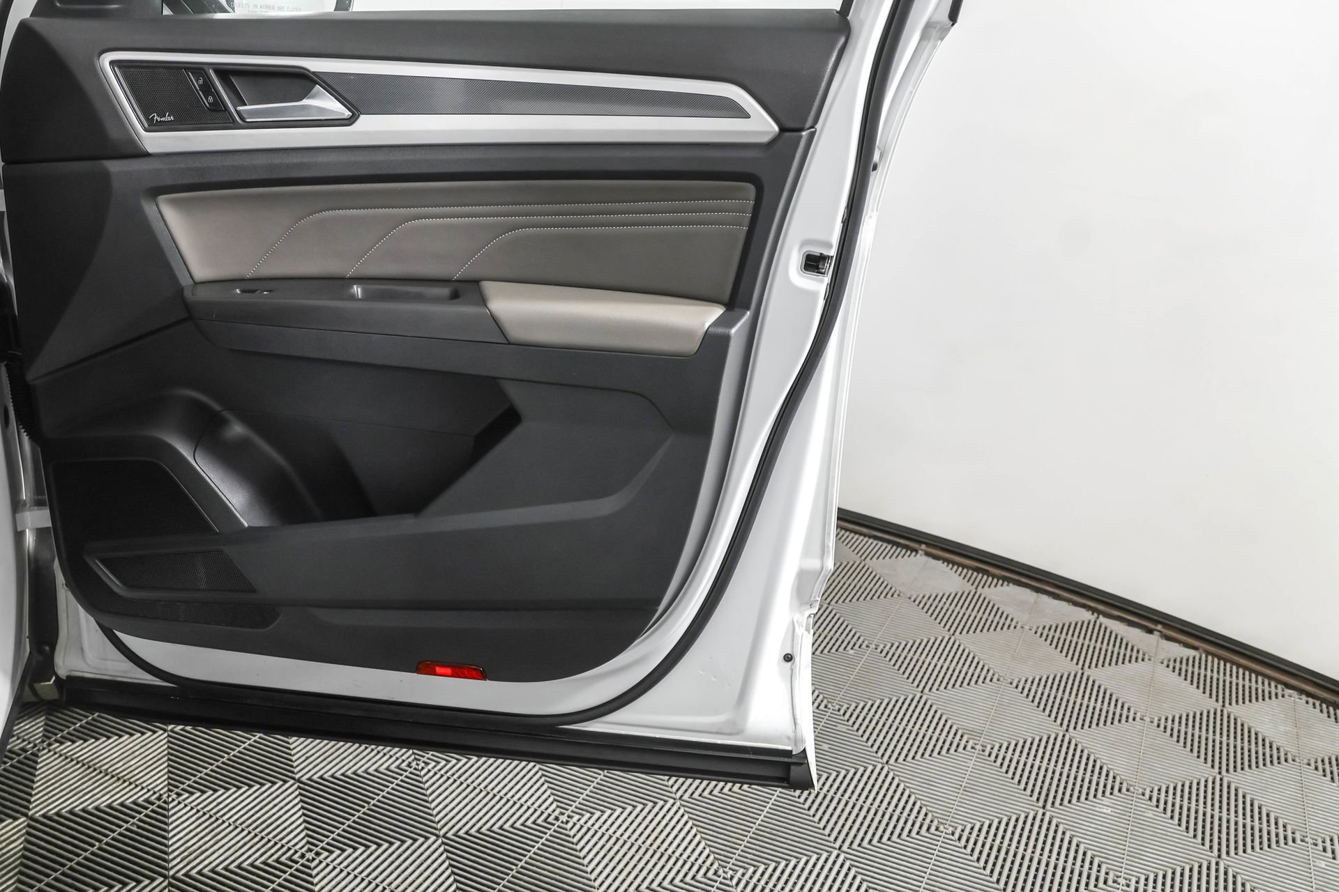 Used 2022 Volkswagen Atlas Cross Sport SEL Premium R-Line image 48