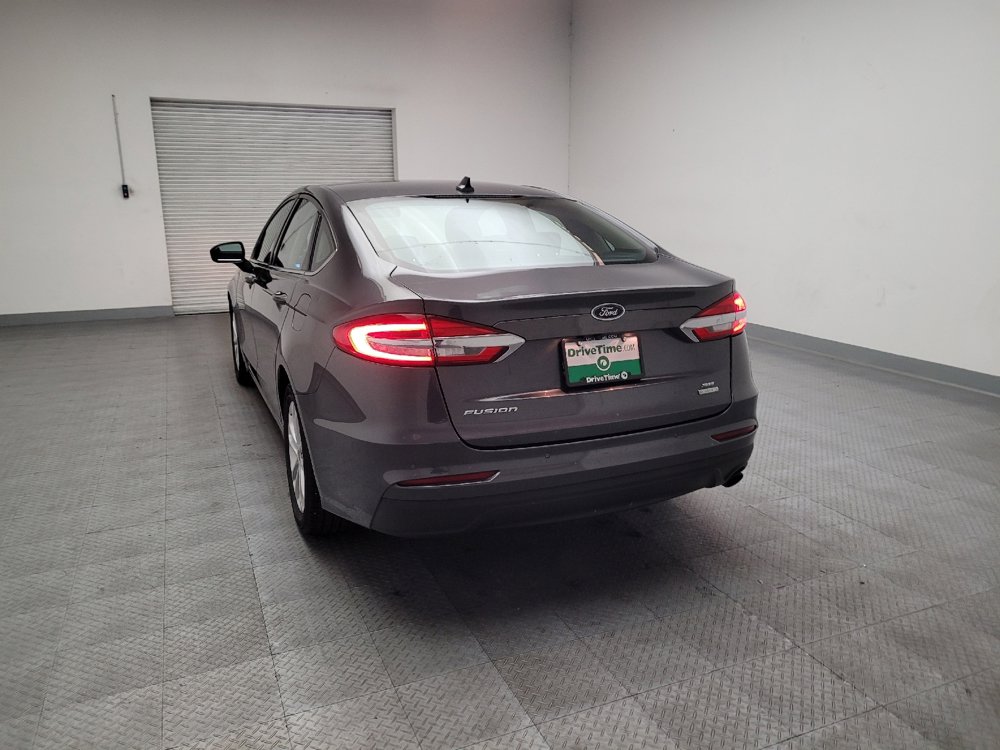 Used 2020 Ford Fusion SE FWD image 6