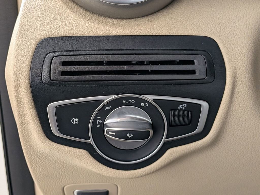 Used 2018 Mercedes-Benz GLC 300 image 12