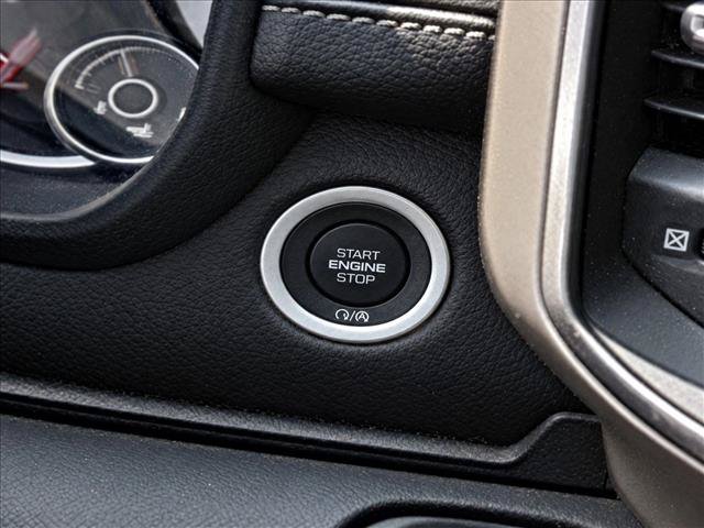 Used 2019 RAM 1500 Laramie AWD/4WD image 13