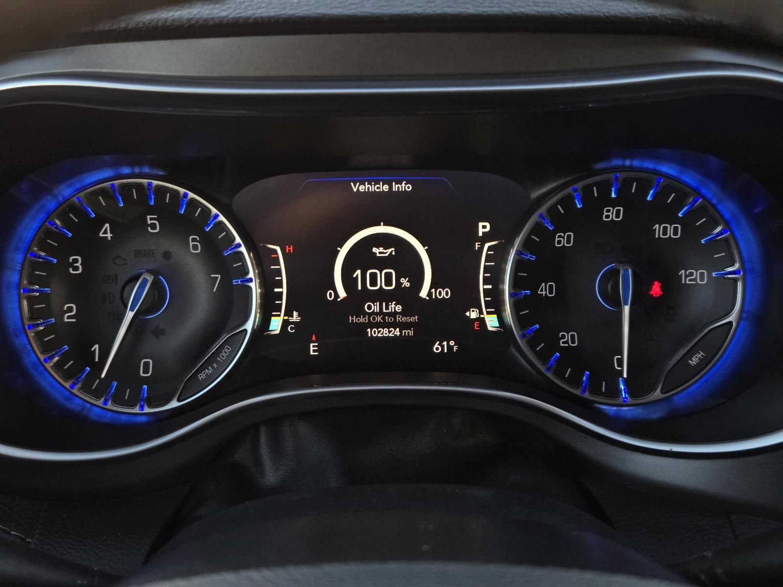 Used 2019 Chrysler Pacifica Limited image 34