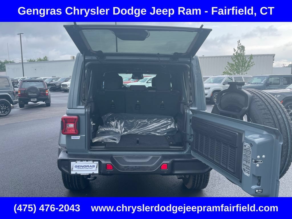 Certified 2025 Jeep Wrangler Unlimited Sahara w/ Safety Group AWD/4WD image 25