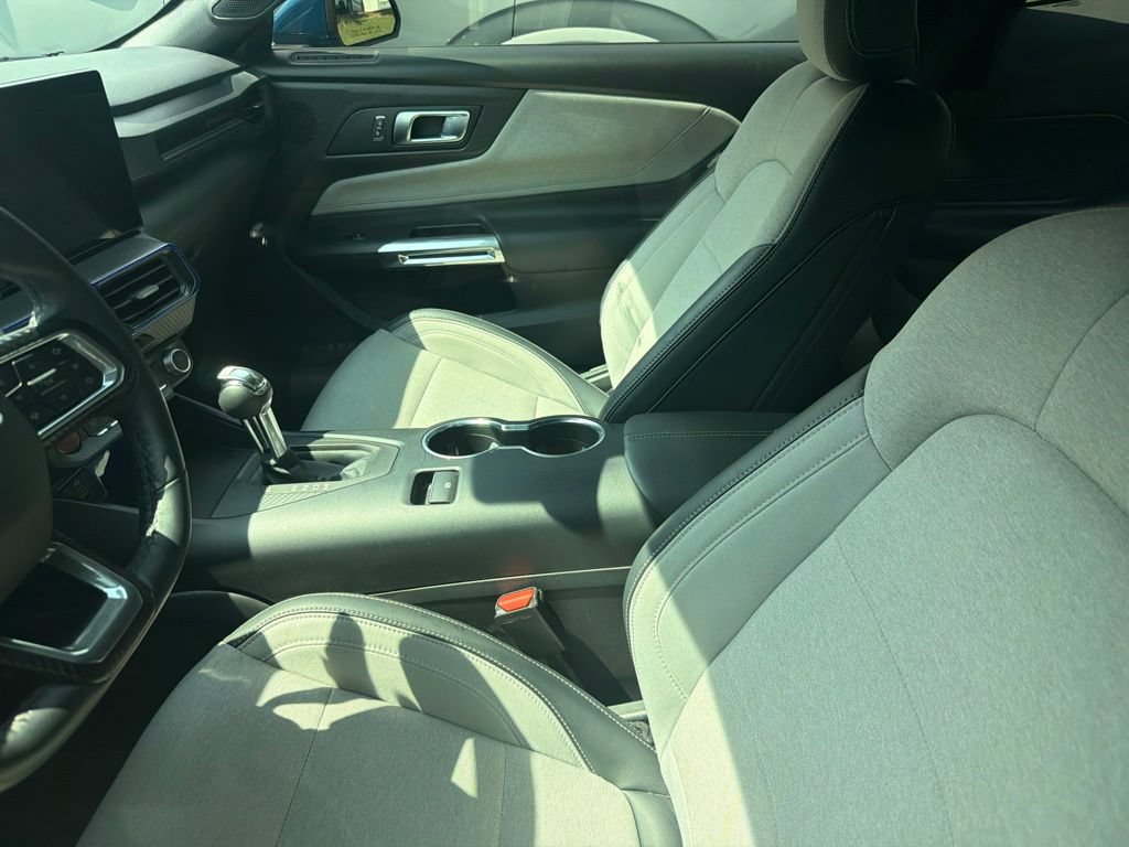 Used 2024 Ford Mustang GT RWD image 2