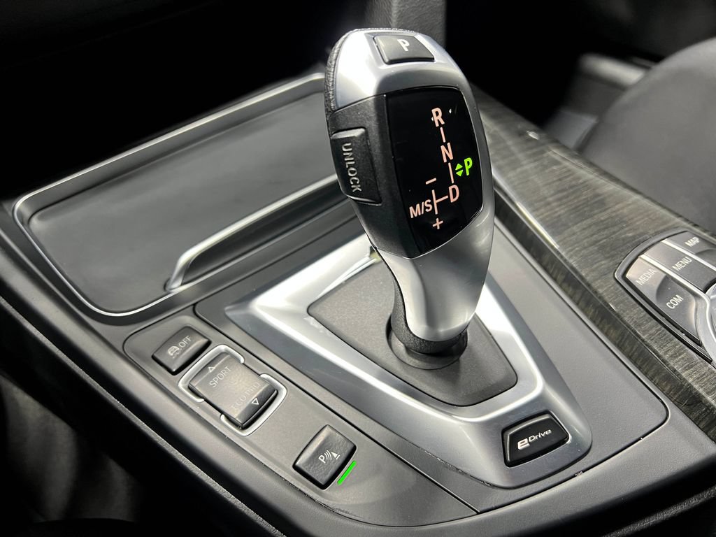 Used 2018 BMW 330e RWD image 31