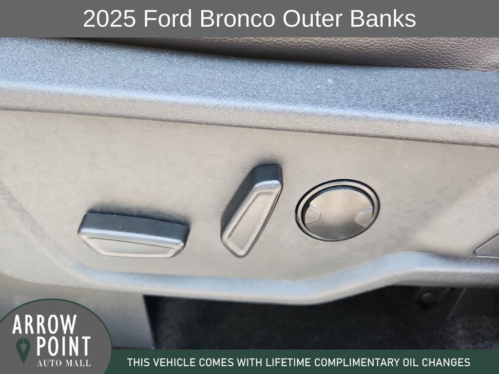 Used 2025 Ford Bronco Outer Banks AWD/4WD image 22