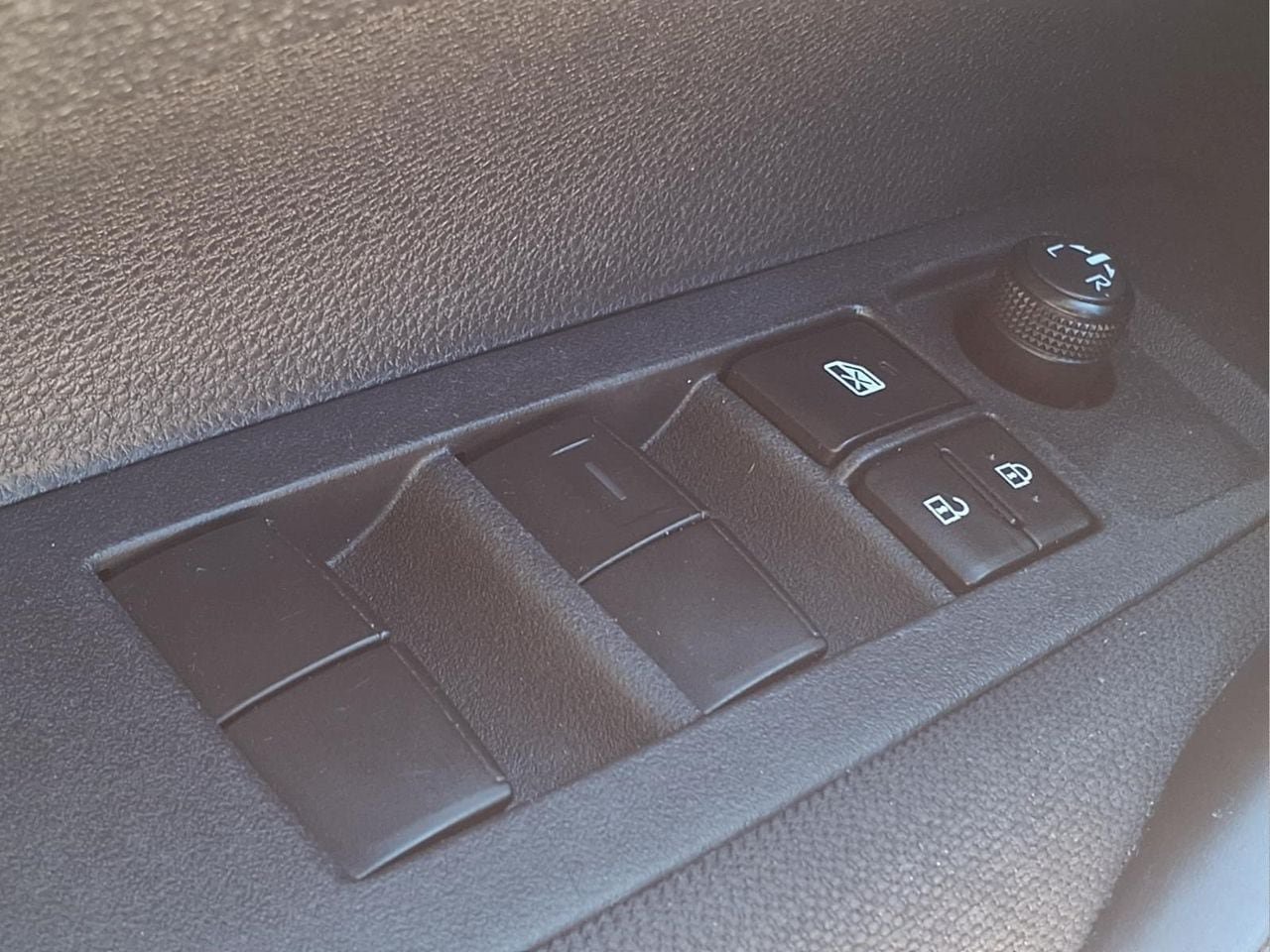 Used 2024 Toyota Corolla LE FWD image 25