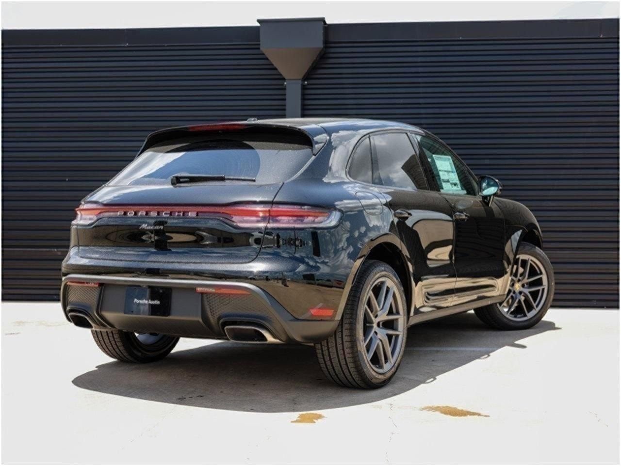 Certified 2025 Porsche Macan AWD/4WD image 7