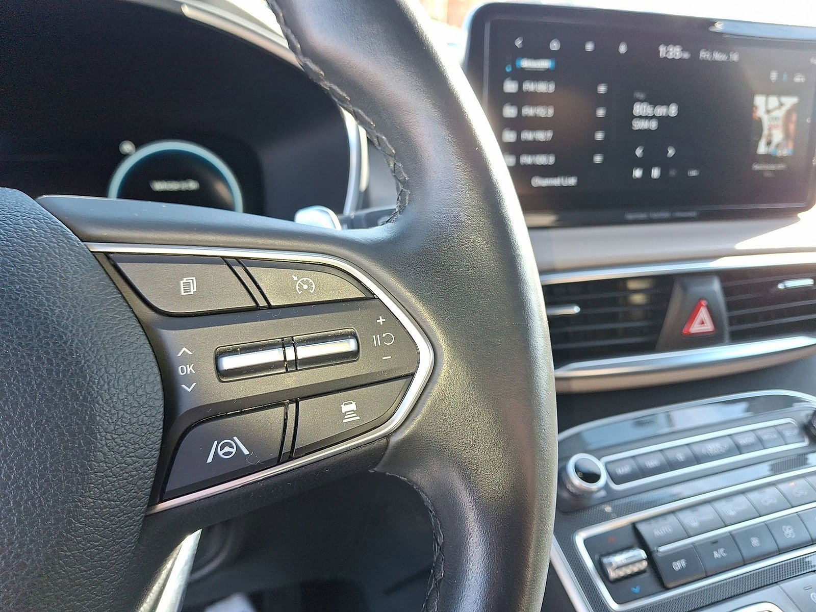 Certified 2022 Hyundai Santa Fe Limited image 24