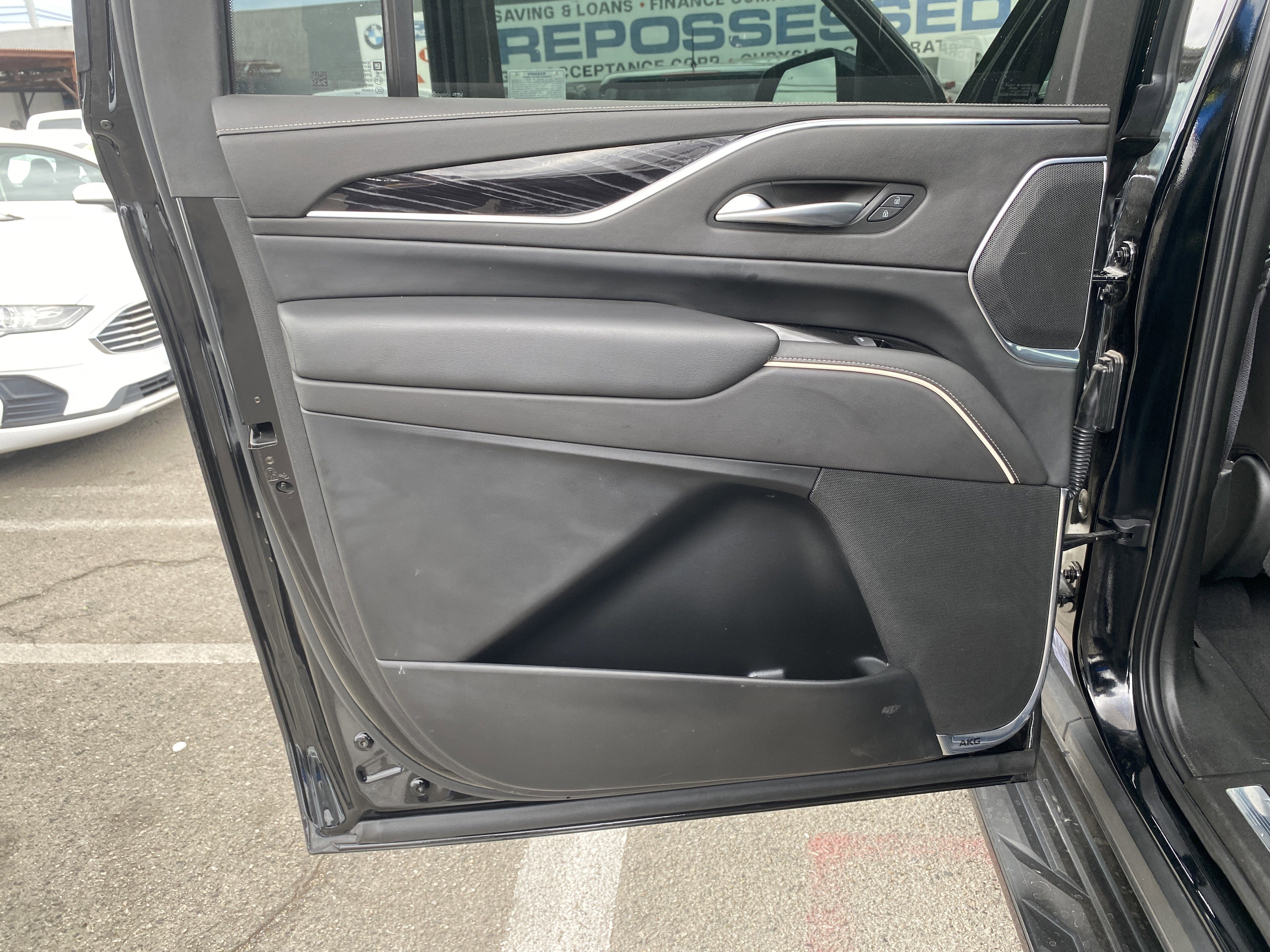 Used 2021 Cadillac Escalade ESV Sport AWD/4WD image 17
