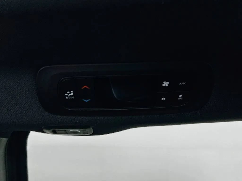 New 2027 Chrysler Pacifica Limited w/ Family Tech Group FWD image 28