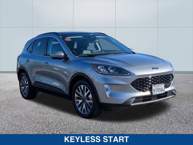 Used 2022 Ford Escape Titanium w/ Class II Trailer Tow Package image 7