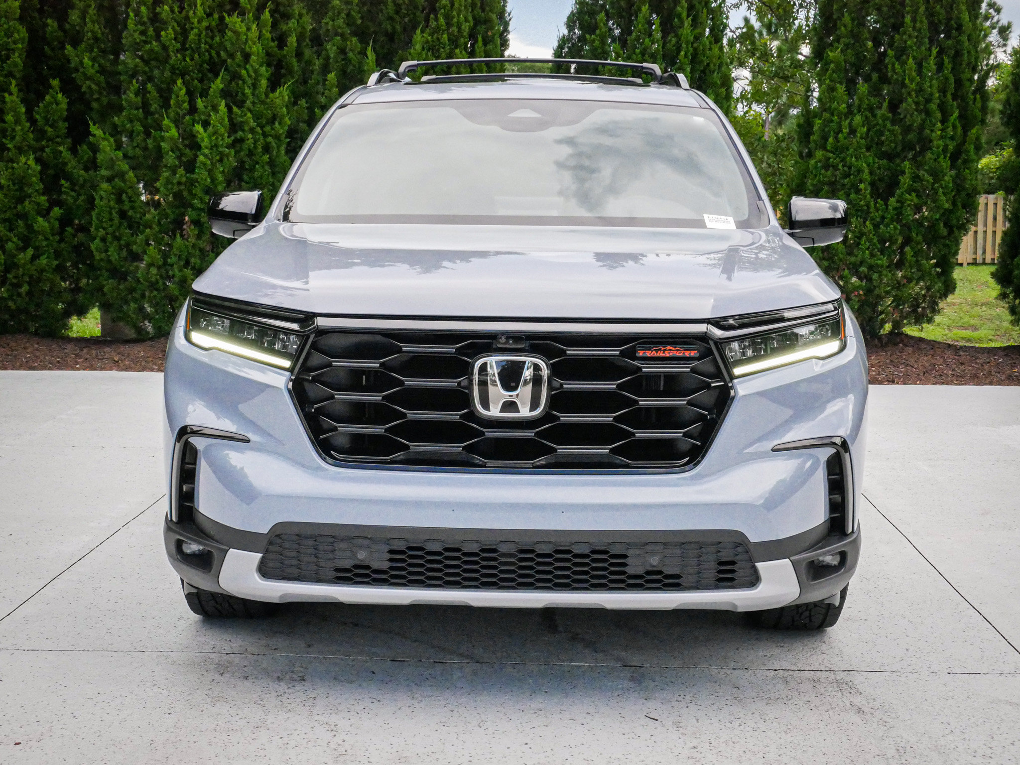 Used 2025 Honda Pilot TrailSport image 3