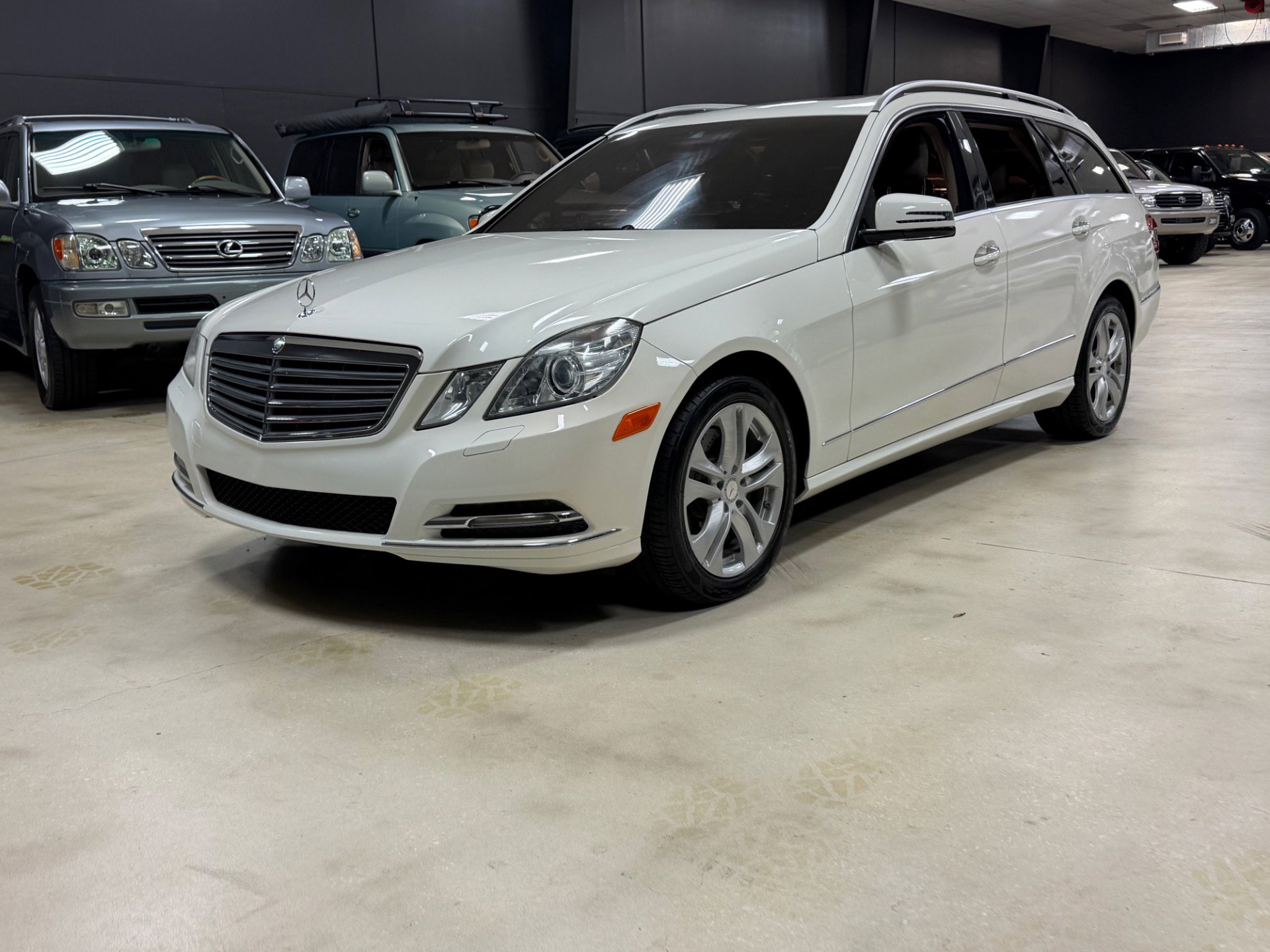 Used 2011 Mercedes-Benz E 350 4MATIC Wagon image 14