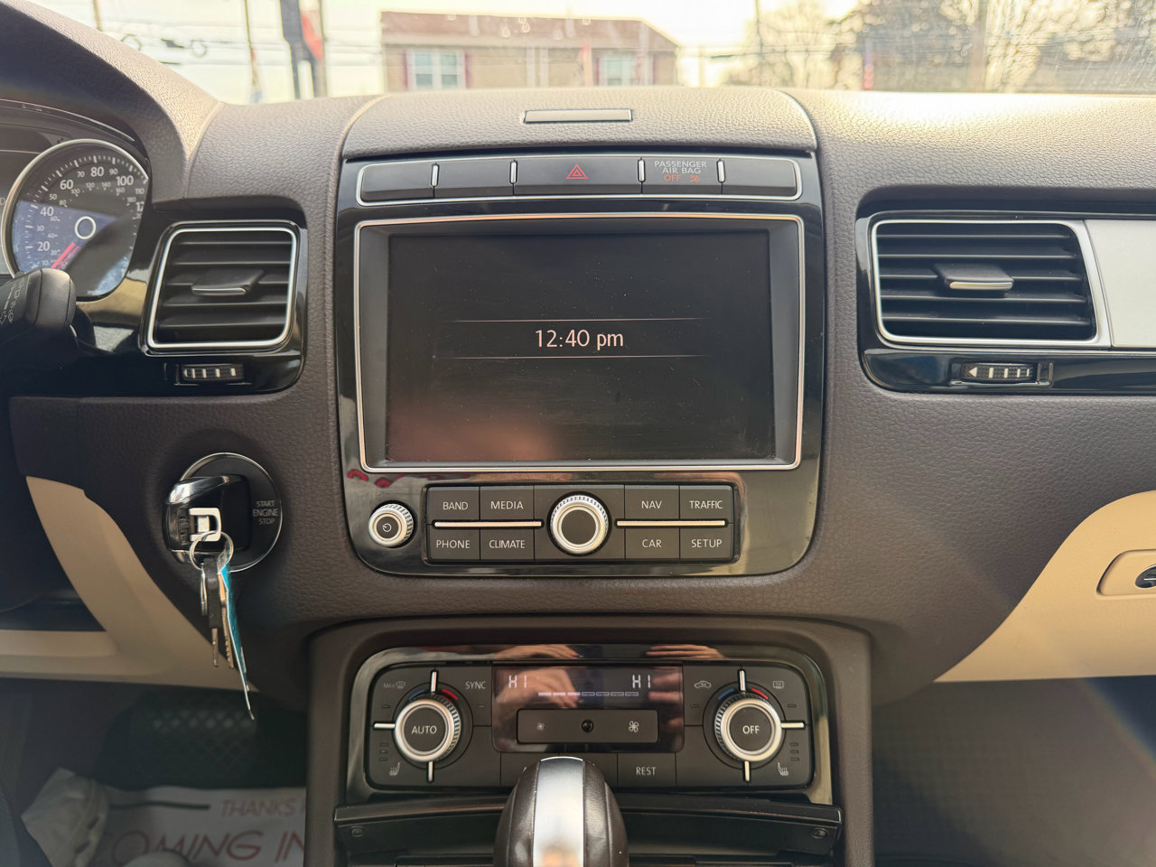 Used 2016 Volkswagen Touareg Sport image 18