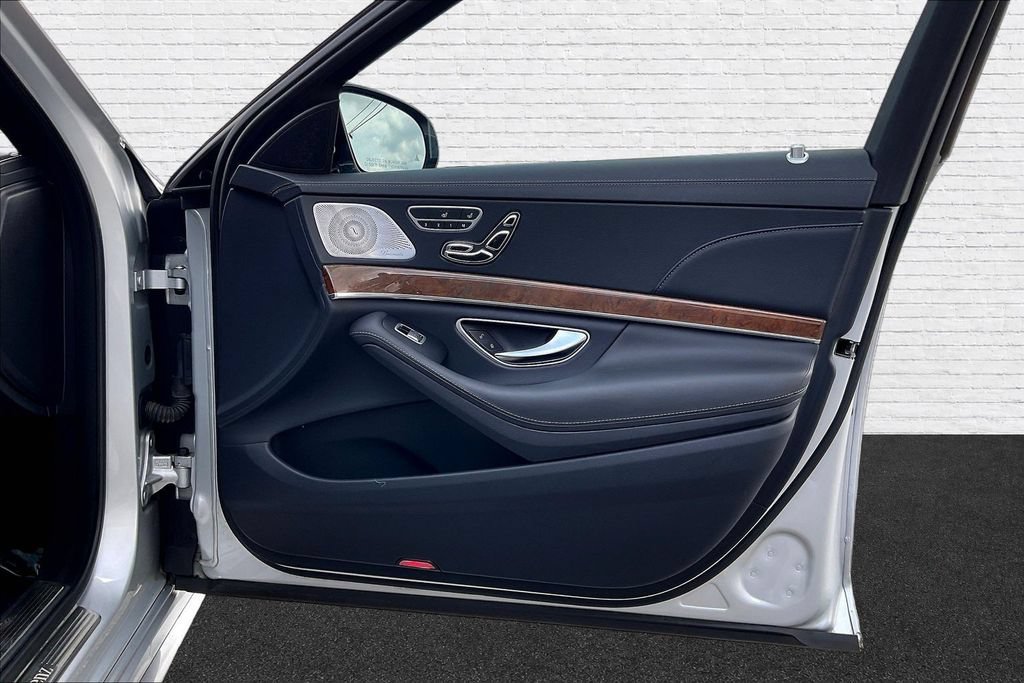 Used 2014 Mercedes-Benz S 550 Sedan image 27
