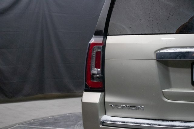 Used 2016 GMC Yukon Denali w/ Open Road Package image 12