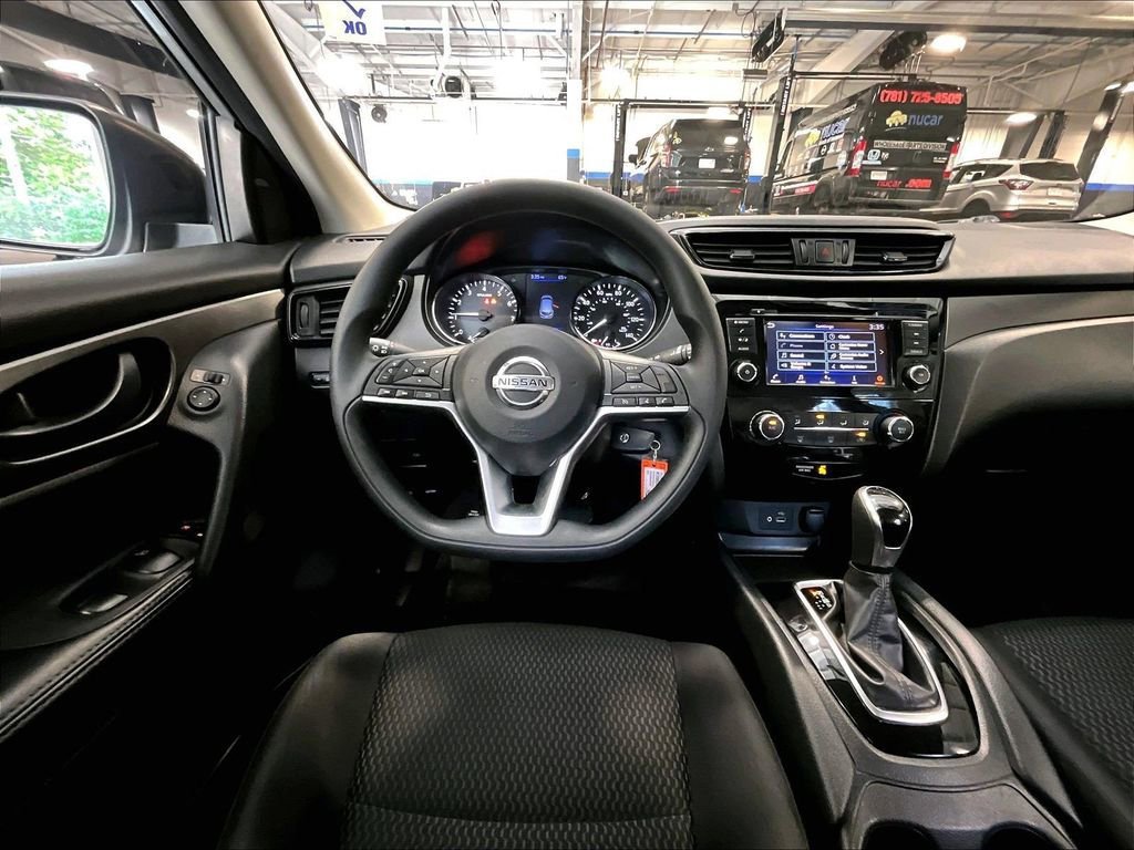 Used 2019 Nissan Rogue Sport S w/ Appearance Package AWD/4WD image 18