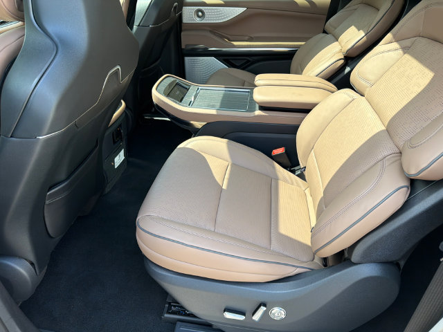 New 2027 Lincoln Navigator L Black Label AWD/4WD image 21