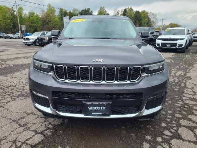 Used 2023 Jeep Grand Cherokee L Limited AWD/4WD image 3