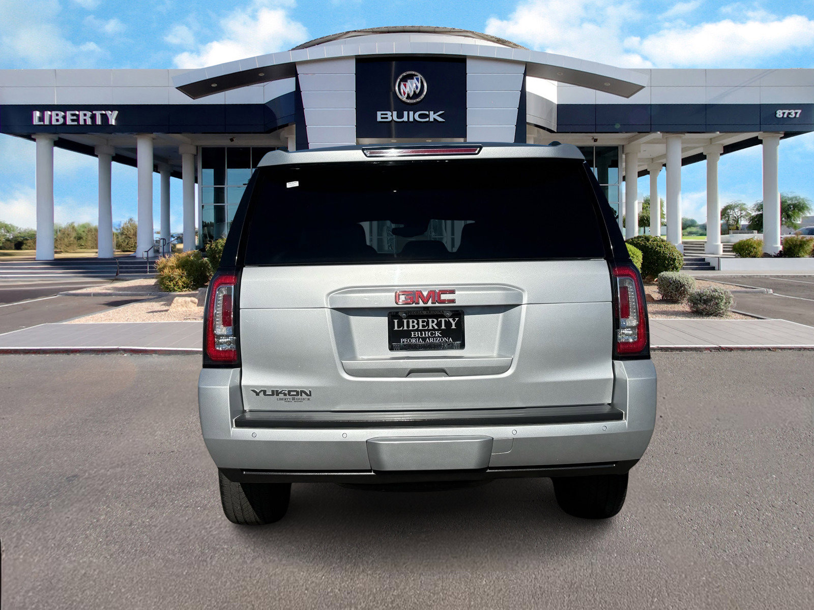 Used 2018 GMC Yukon SLT w/ Open Road Package image 5