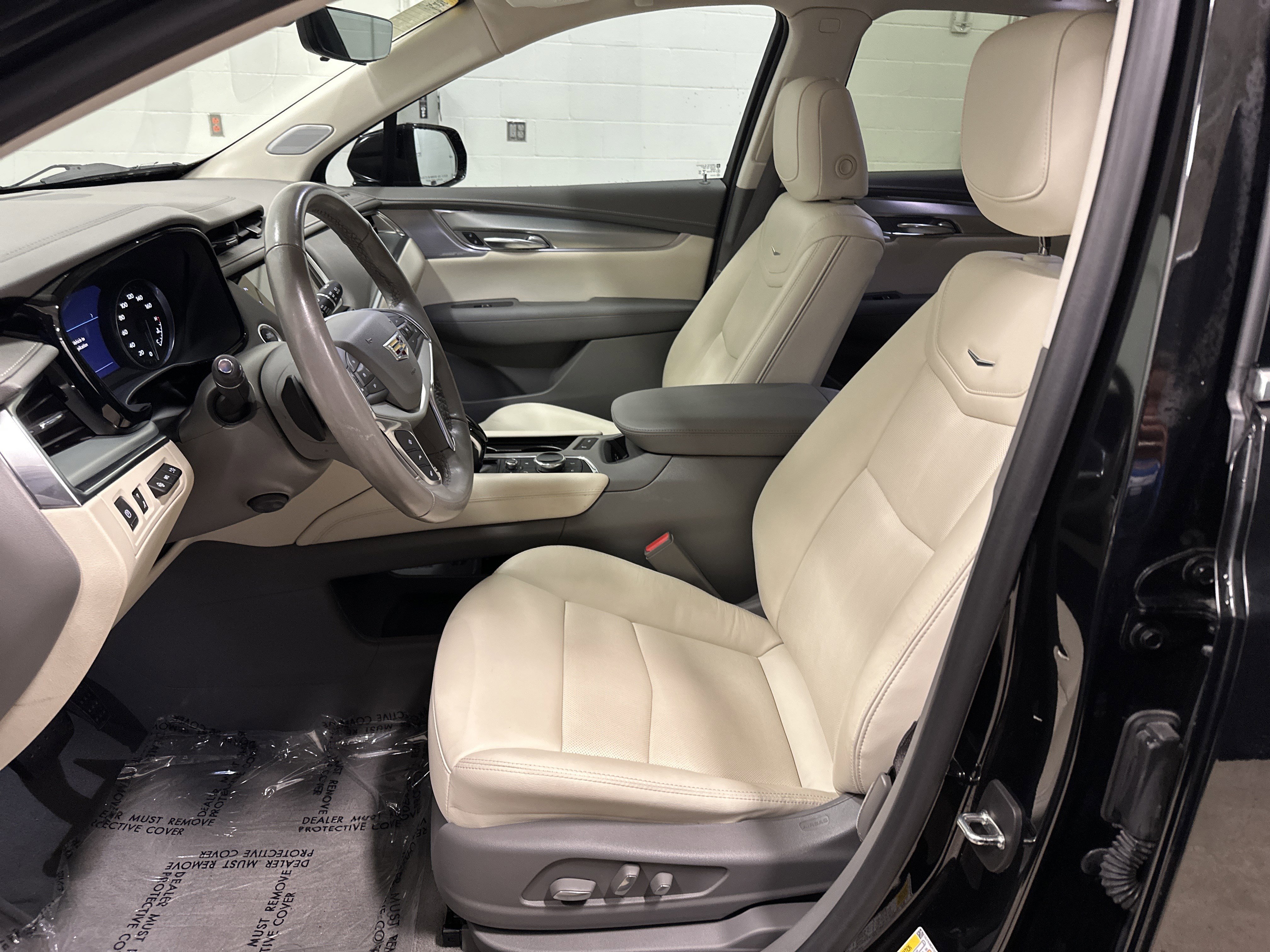 Used 2022 Cadillac XT5 Premium Luxury w/ Technology Package image 16