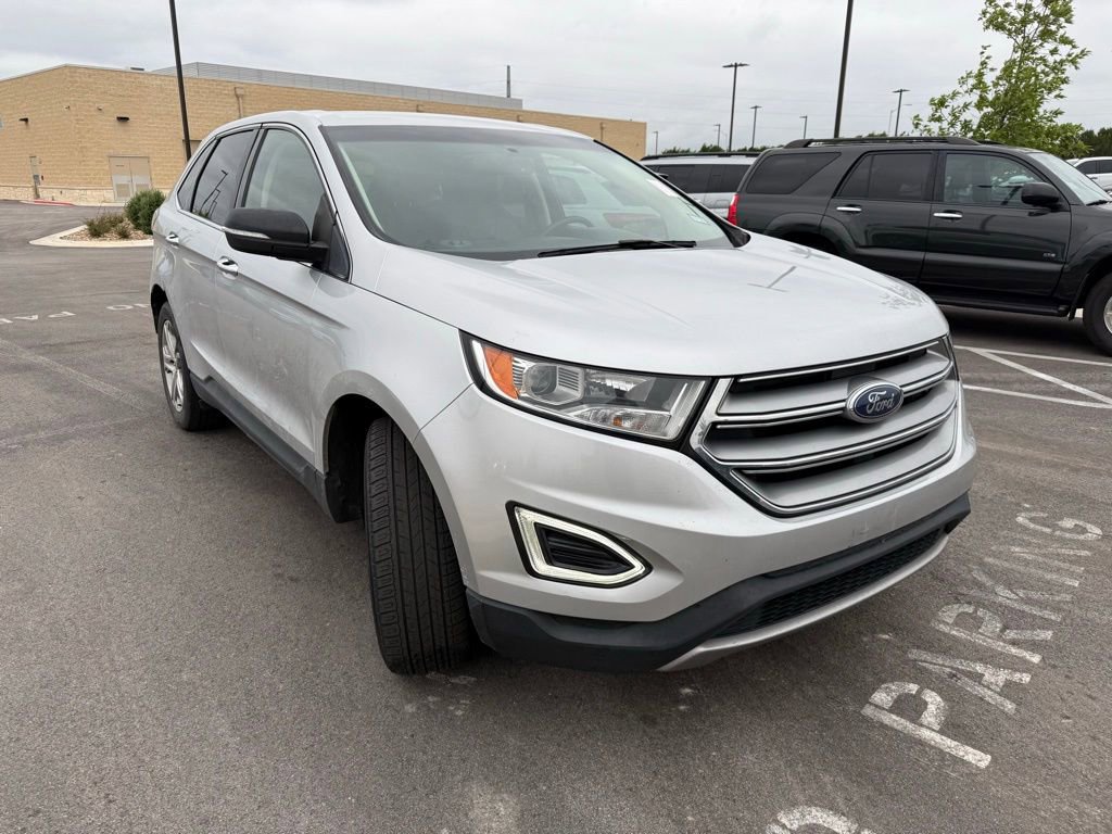 Used 2017 Ford Edge Titanium w/ Technology Package FWD image 3