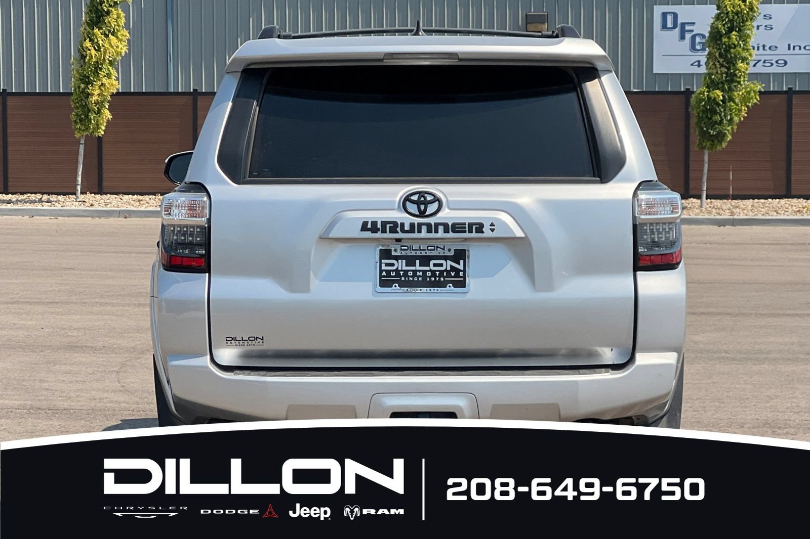 Used 2022 Toyota 4Runner SR5 AWD/4WD image 8