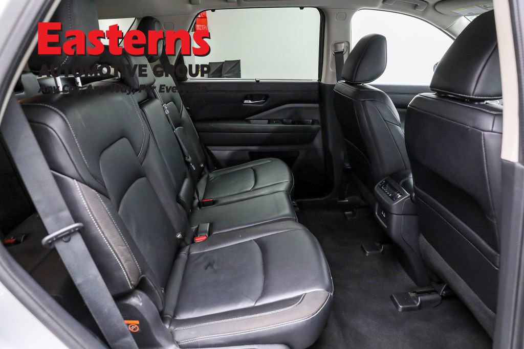 Used 2023 Nissan Pathfinder SL image 23