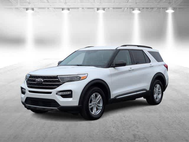 Used 2023 Ford Explorer XLT w/ Equipment Group 202A AWD/4WD image 4