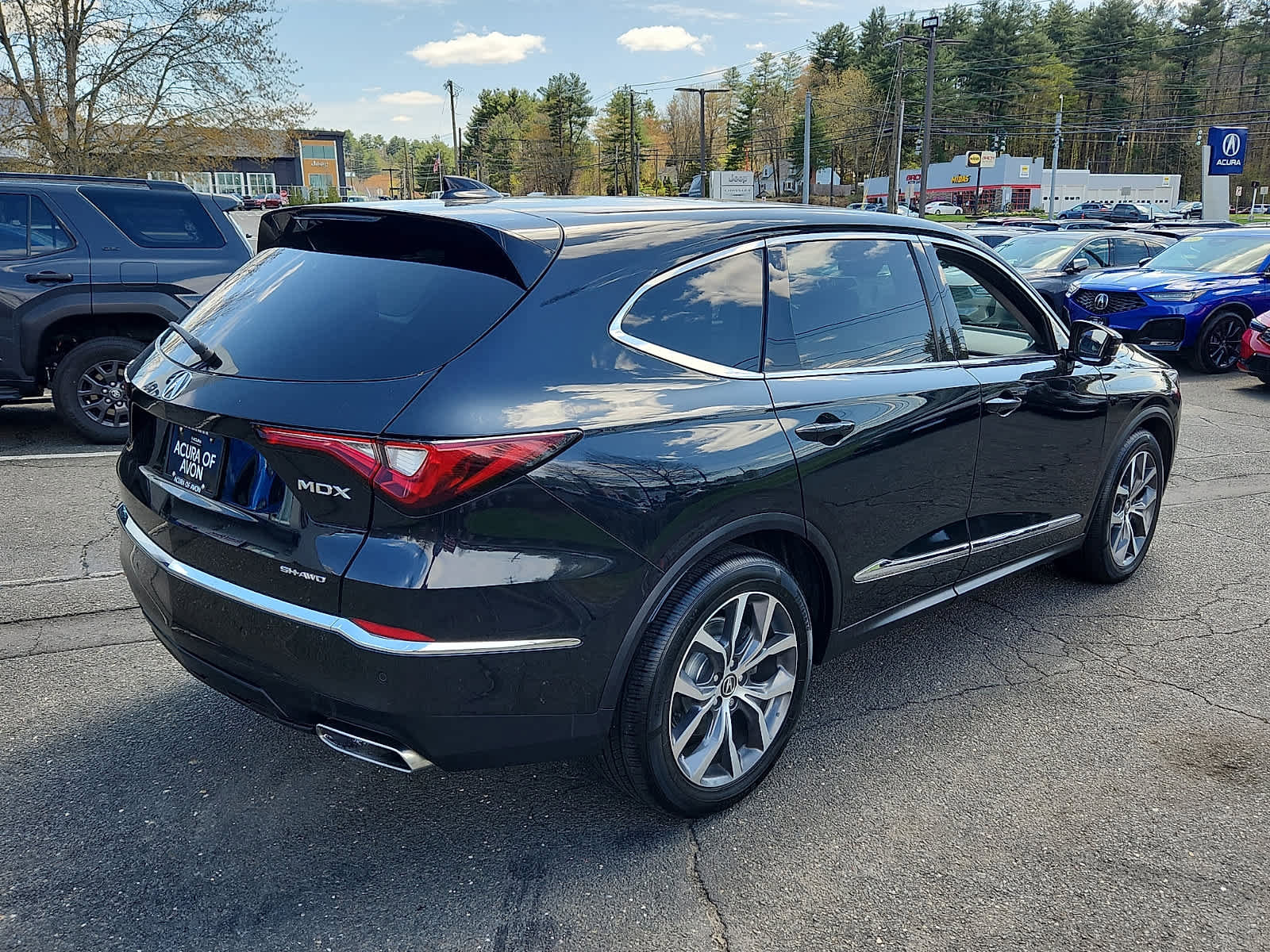 Used 2023 Acura MDX SH-AWD w/ Technology Package image 5
