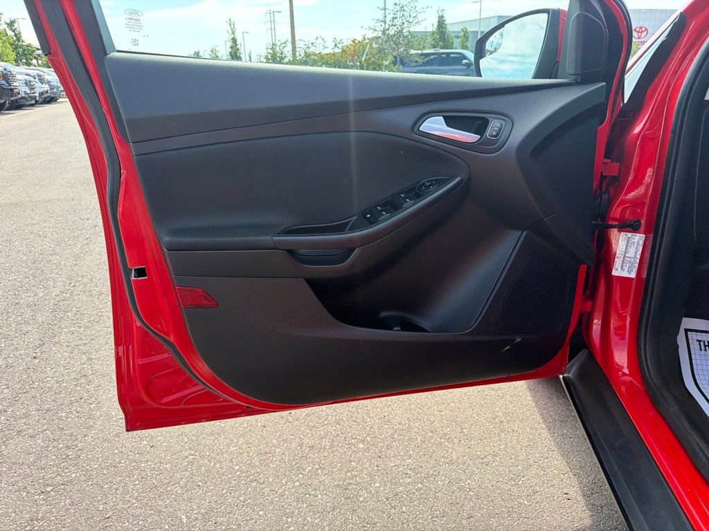 Used 2015 Ford Focus SE FWD image 19