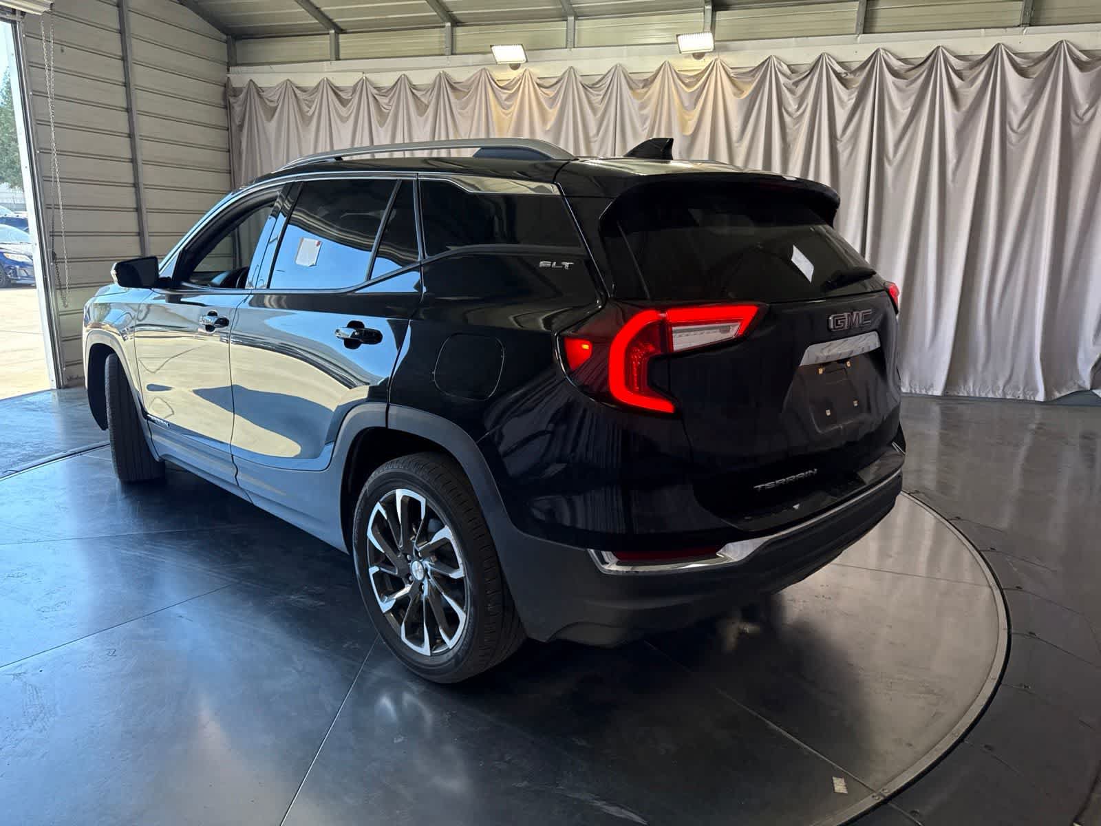 Used 2022 GMC Terrain SLT w/ Infotainment Package II FWD image 7