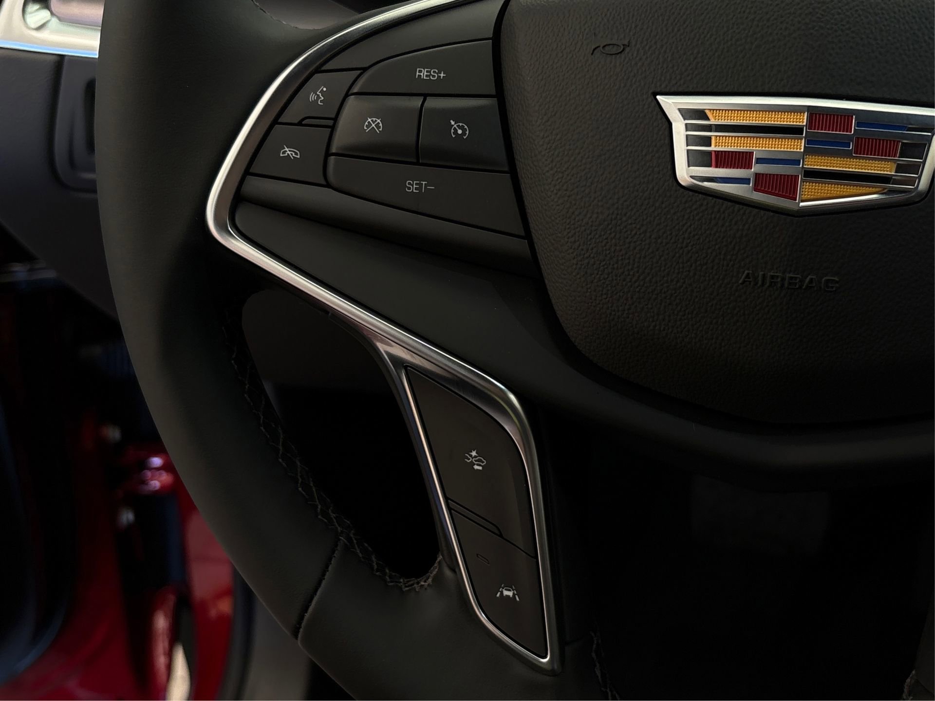 New 2025 Cadillac XT5 Luxury image 28