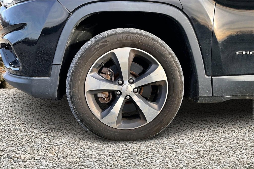 Used 2019 Jeep Cherokee Limited image 9